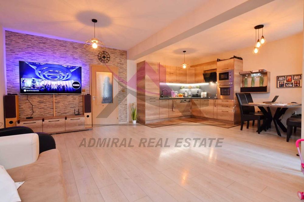 Продава се Тристаен апартамент в Варна, Възраждане 1 - 135 кв.м за 1912 €/кв.м - Снимка #1