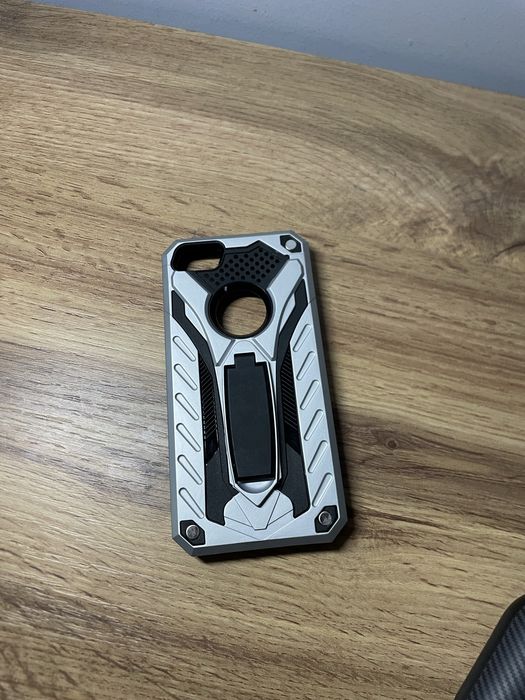 продам IPHONE чехол 5,5s,SE