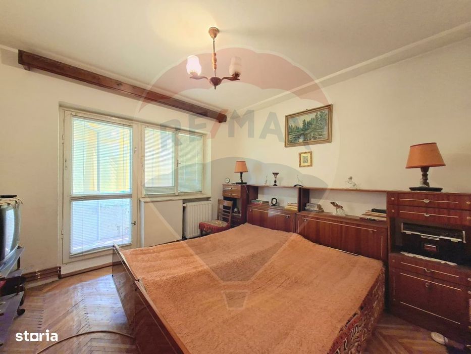 Zona 300, 3 camere, etaj 2, trei balcoane, fără comision !