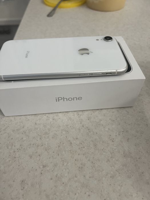 Aйфон 11 ХR в хорошем состоянии