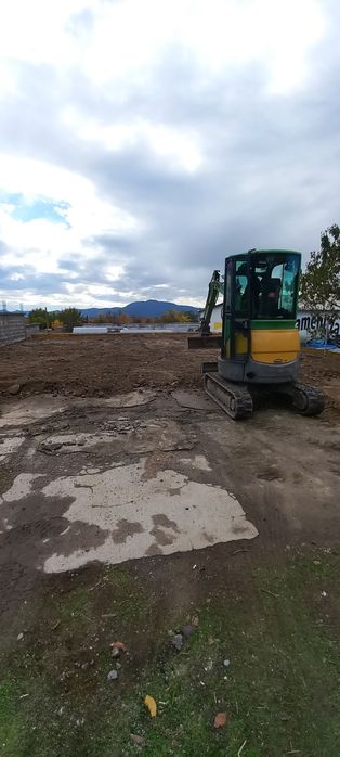 Извършване изкопни услуги с багер и самосвал