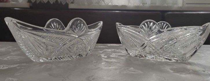 Продаются хрустальные вазы .