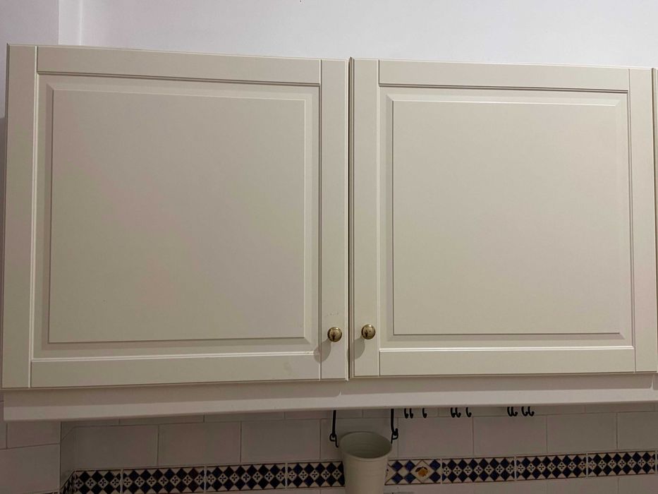 Mobilă de bucătărie IKEA (Bodbyn) – echipată cu electrocasnice retro