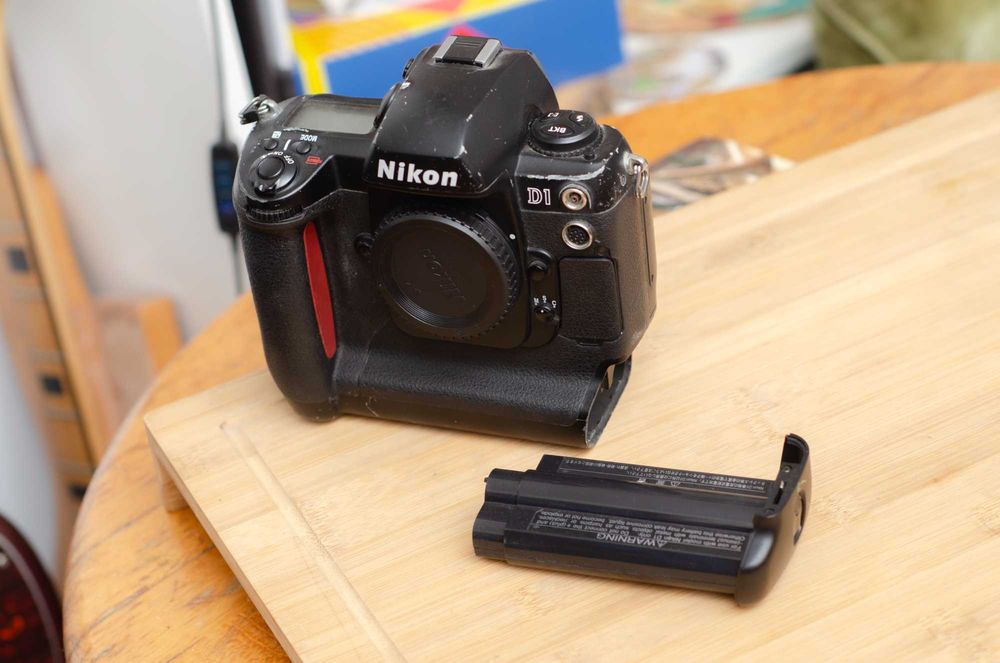 Nikon D1, primul dslr Nikon, netestat