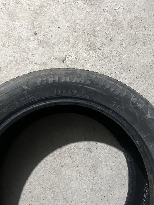 Продам шины на камри  R17