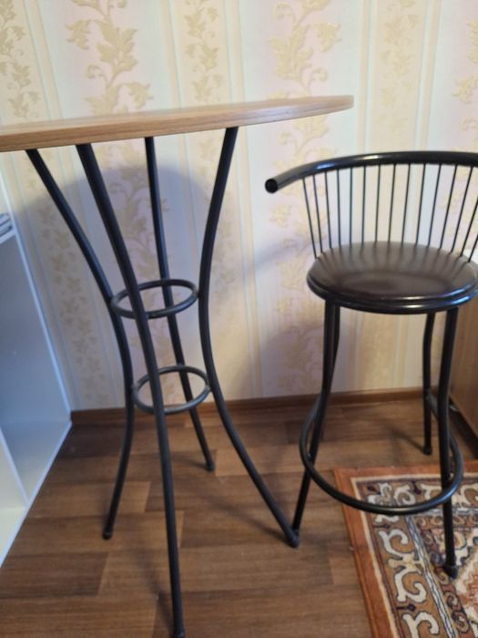 Продам стол со стулом