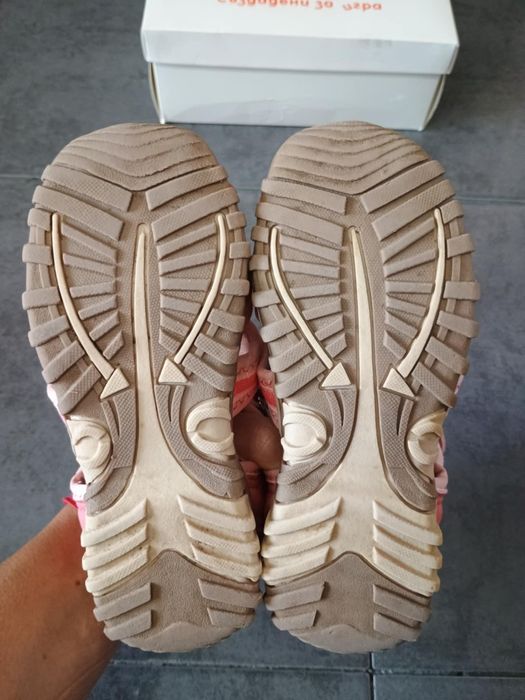 Сандали НОВИ 27 номер