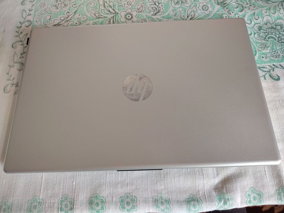 Ноутбук сотилади енги