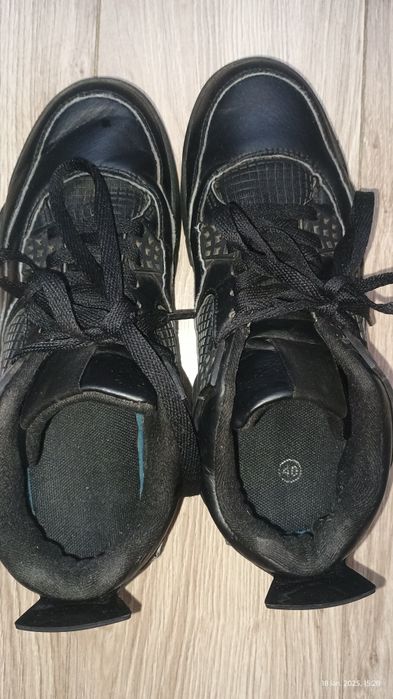 Adidași negri mărimea 40