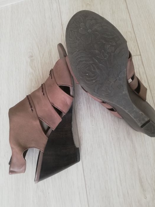 Босоножки женские Caprice