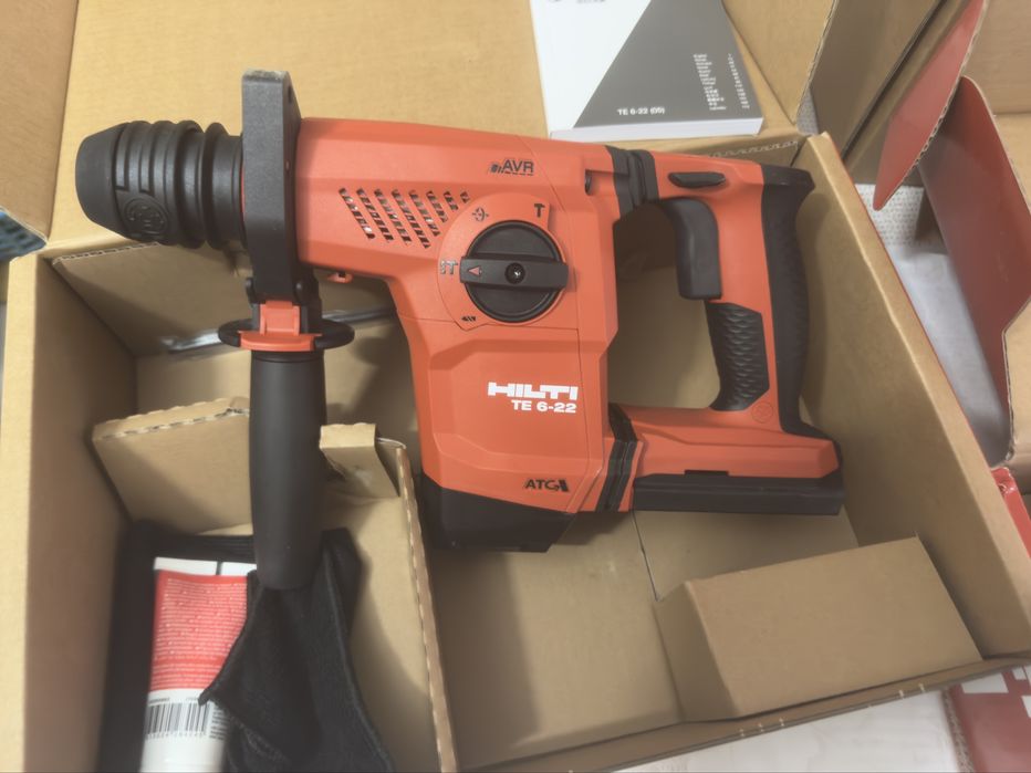 Нови!  Hilti TE-22, AG6-22, SID6-22+ 2xB110-5.2ah +C6 230v
