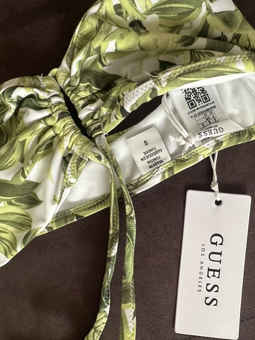 Чисто ново горнище на бански Guess