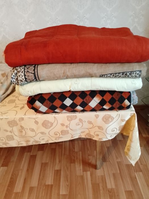Продам одеяло 4 шт