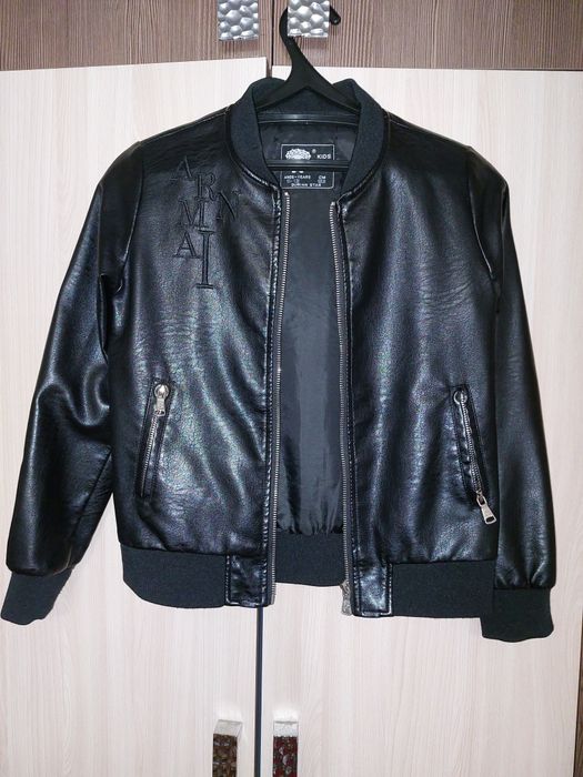 Кожаная куртка на мальчика