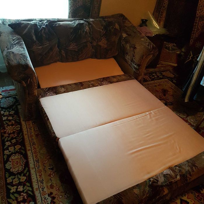 Vand canapea extensibilă