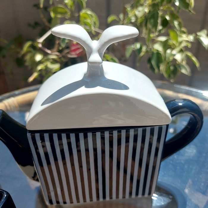 Чайник с две чаши