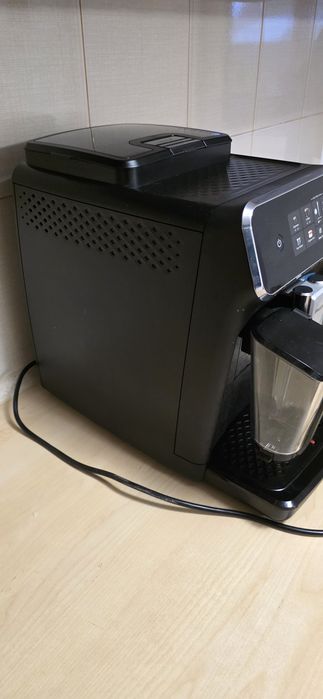 Espressor automat Philips EP2330 cu 1 an garanție Emag