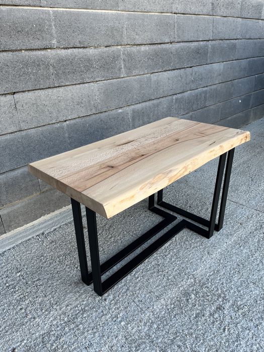 Холна маса индустриален стил,помощна маса с уникален дизайн за кафе