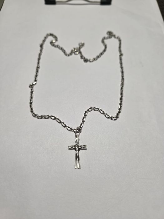 Продам серебряная цепочка с крестиком