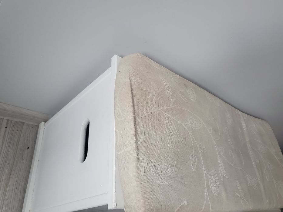 Bancă depozitare IKEA  din lemn cu pernă șezut – Alb