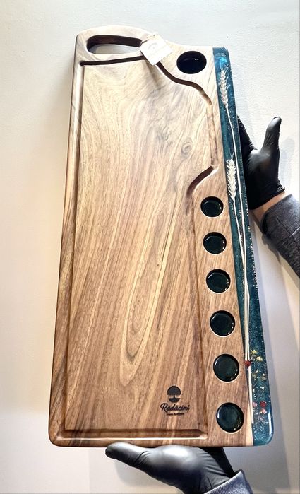 Realizez platouri din lemn masiv+rășină