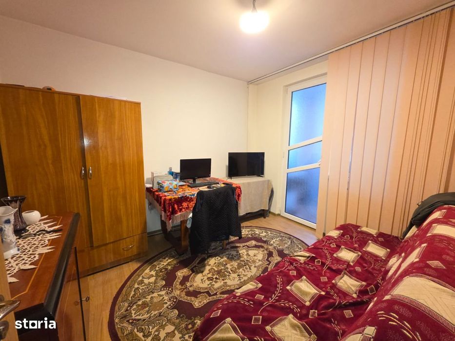 2 camere, decomandat, etaj 2, str. Smirodava, pe mijloc