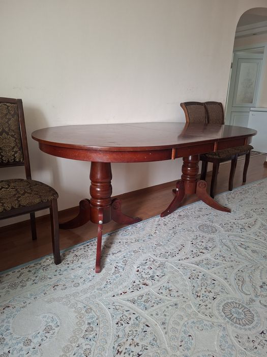 Продам стол гостийнный
