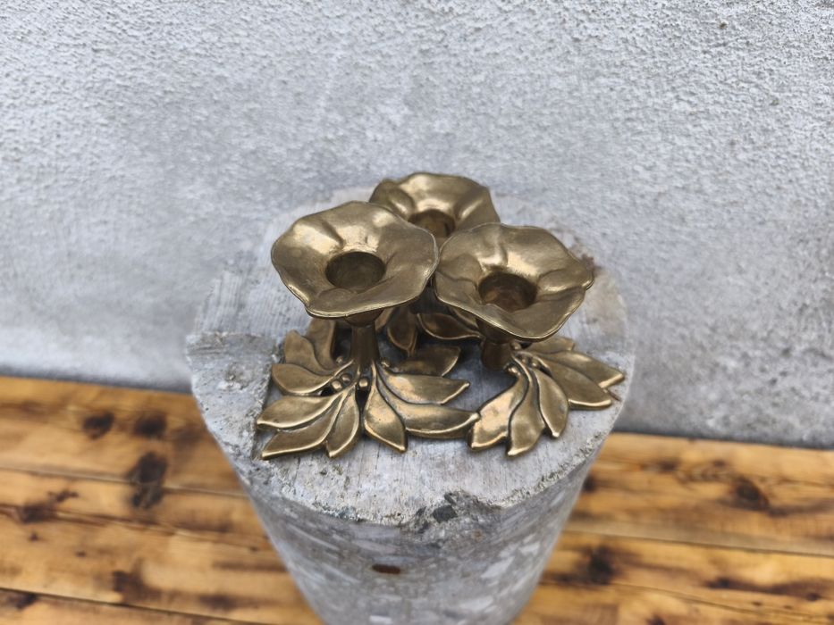 Троен месингов свещник