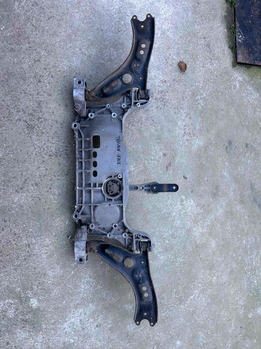 Глава/блок/преден мост/акутоатор/бутало/биела VW  tiguan