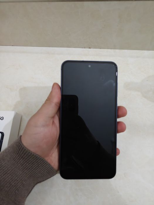 Продаю смартфон Samsung A55 с 8 ГБ оперативной памяти и 256 ГБ встроен