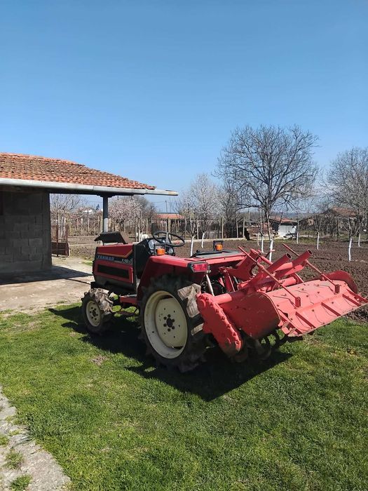 Продавам трактор