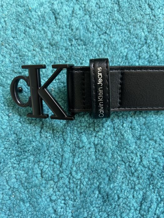 Vand curea Calvin Klein 100 lei neg