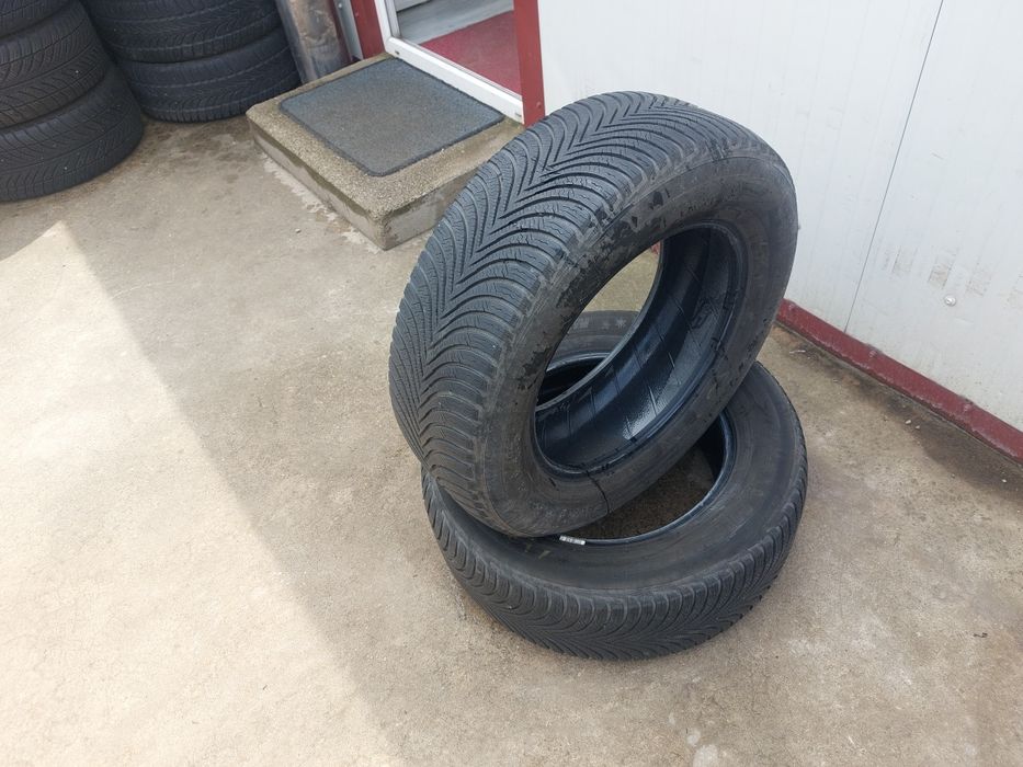 100 lei bucata! Doua anvelope M+S/IARNA 215 65 16 Michelin