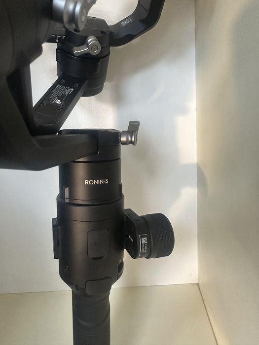 Dji ronin-s стабилизираща стойка за камера