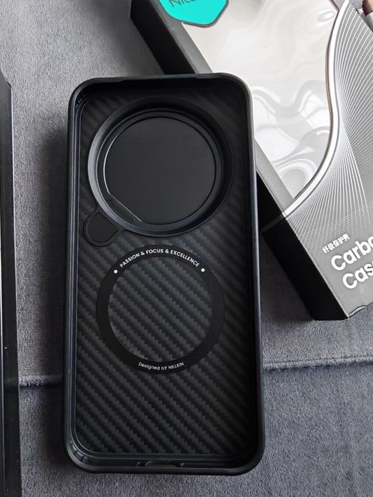 Pachet Premium Xiaomi 17 Ultra: Husă Aramidă Nillkin CarboProp + Încărcător Original 90W