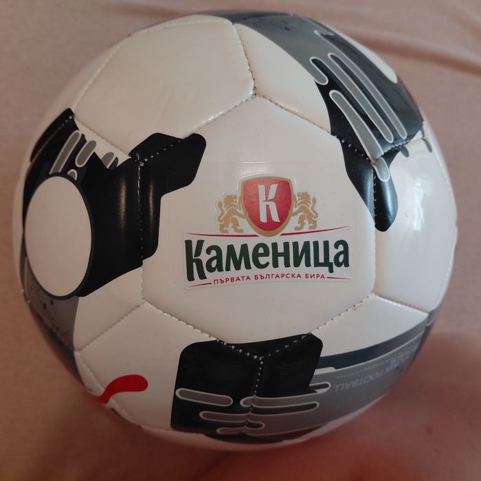 Футболна топка нова
