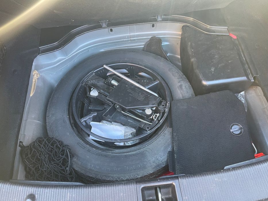 Mercedes Benz C180 1,8 -2012-