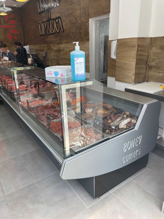 Щандова витрина за месо ,колбаси,сирена с прави стъкла