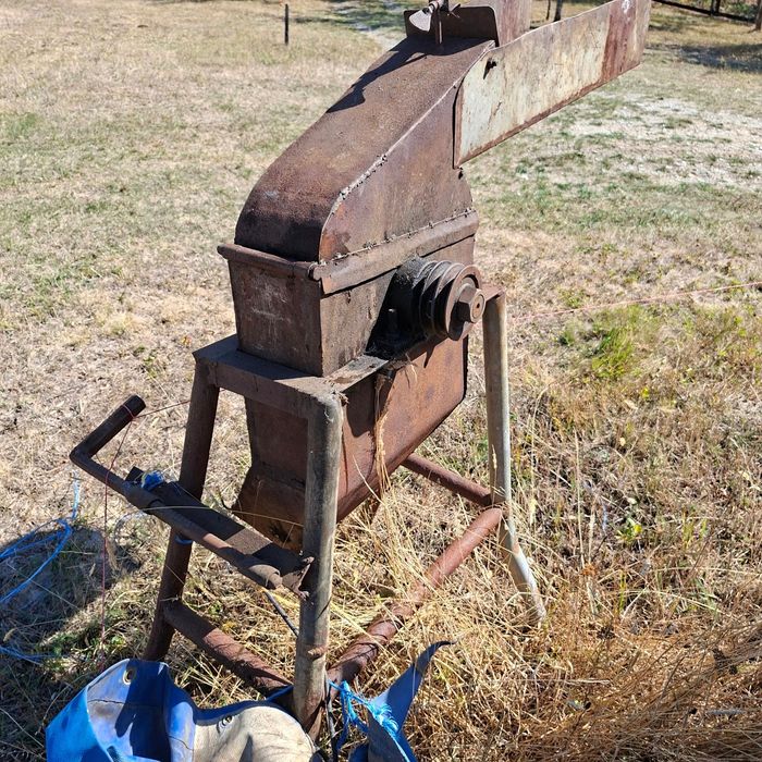 Coasă mecanică agria  moară de măcinat masă țărculă motor trifazat butoaie 1000L tocător propulsat pe benzină 9 cai putere .36 cuțite în formă de Y