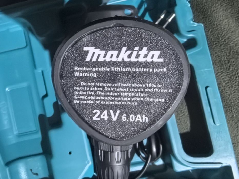 Винтоверт Makita 24 v 6.0 A две батерии