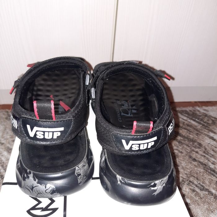 Сандалии на мальчика 35-36 размер