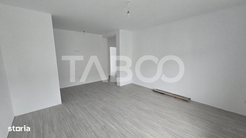 Apartament cu 3 camere camara si parcare de vanzare in Doamna Stanca