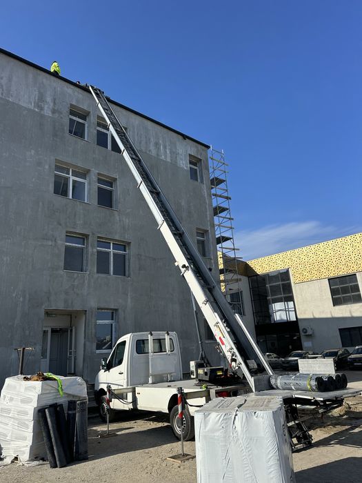 Lift mobil de inchiriat