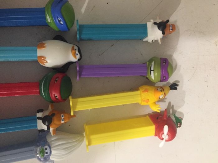 Лот играчки REZ .