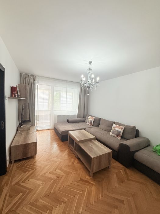 Apartament de inchiriat cu loc de parcare!
