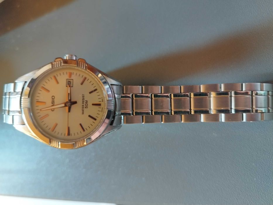 Дамски часовник Casio