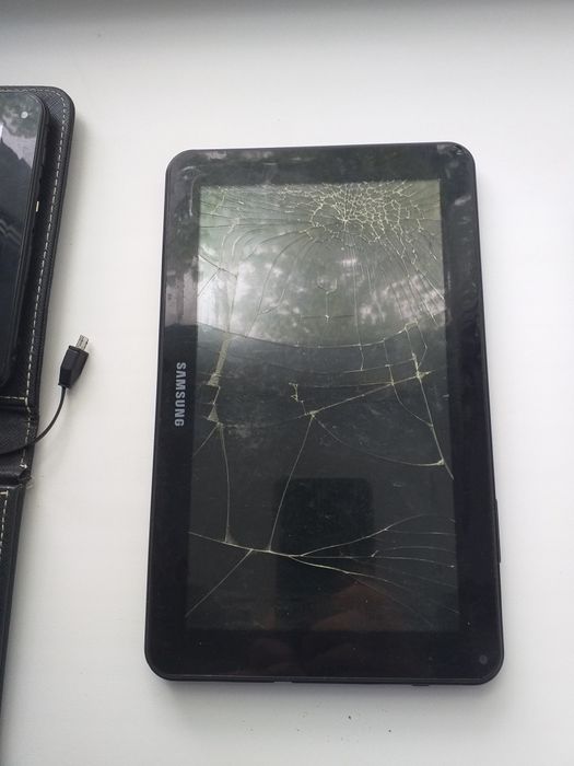 Продам Планшеты на запчасти