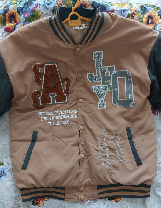 Новая куртка бомбер. Размер XL