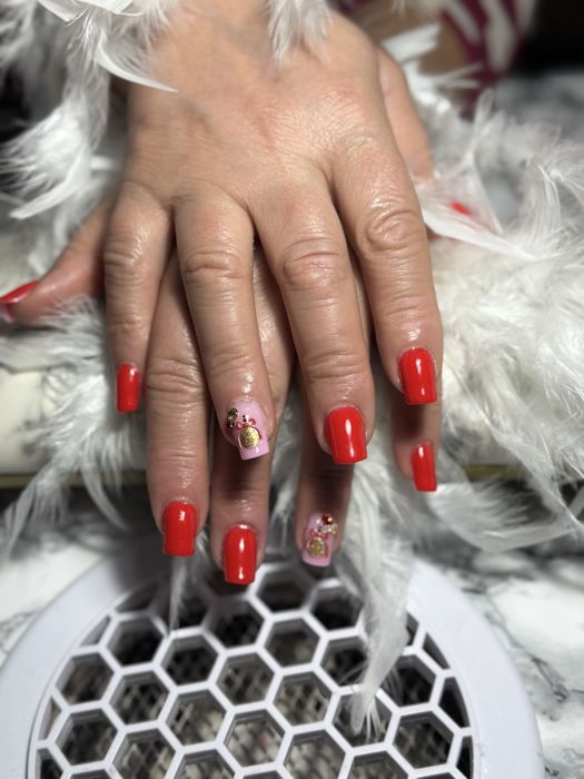 Unghii cu gel sau semi