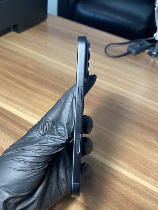 iPhone 16 • 128 GB • Black